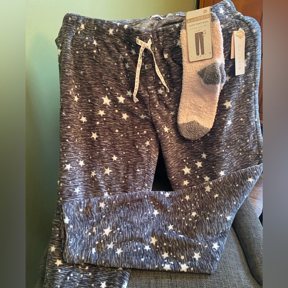 NWT-Danskin Sleep Pant w/ Cozy Socks - Picture 1 of 6